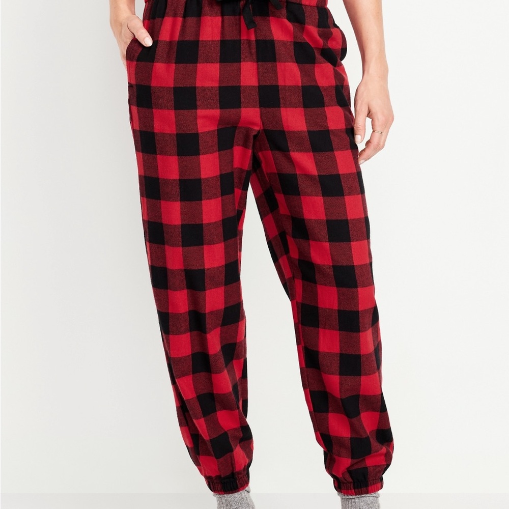 NWT Old Navy Red and Black Plaid Pajama Pants
